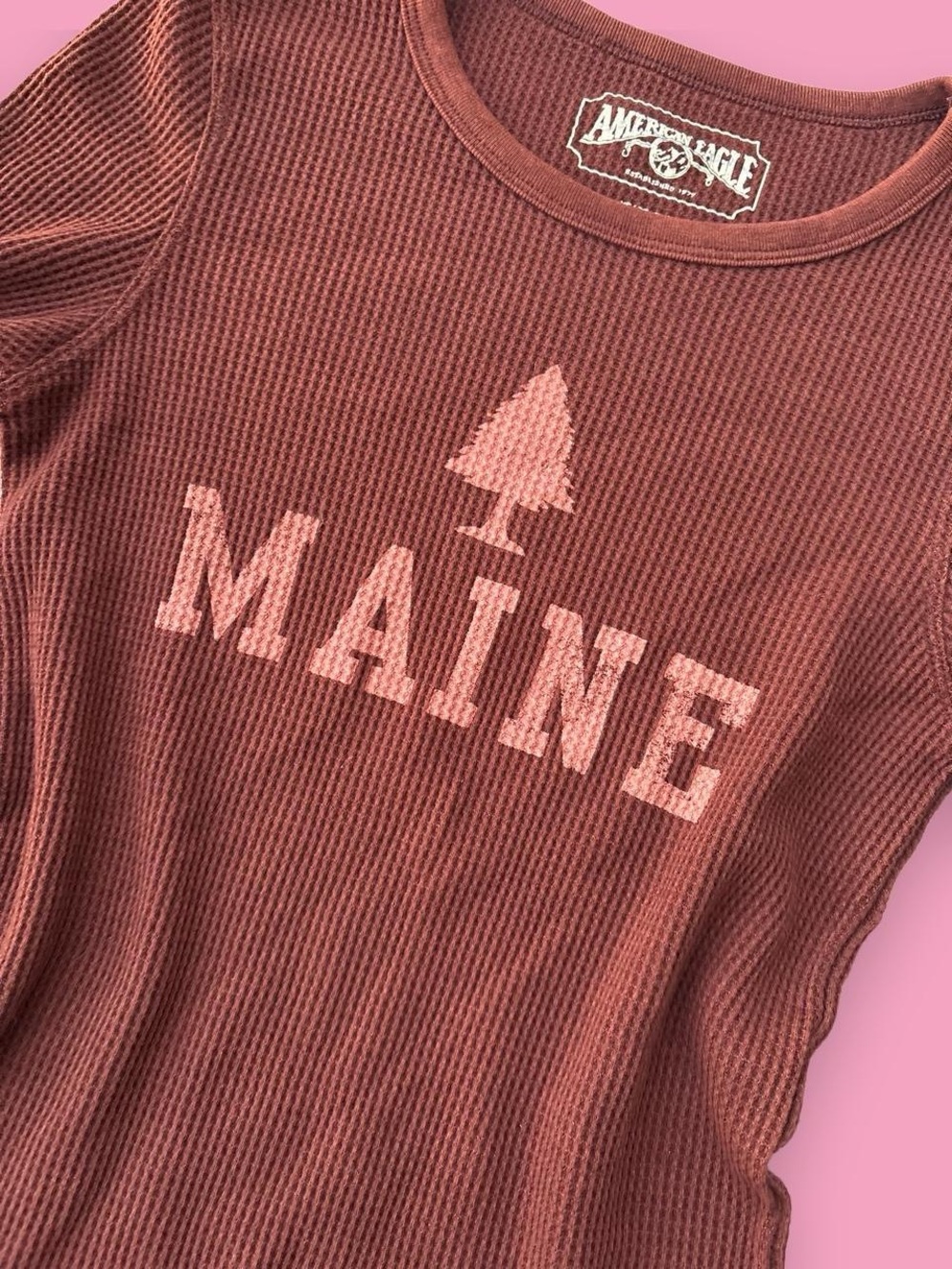 Y2K American Eagle Outfitters Women's Rust Waffle Knit 'Maine' Graphic Top